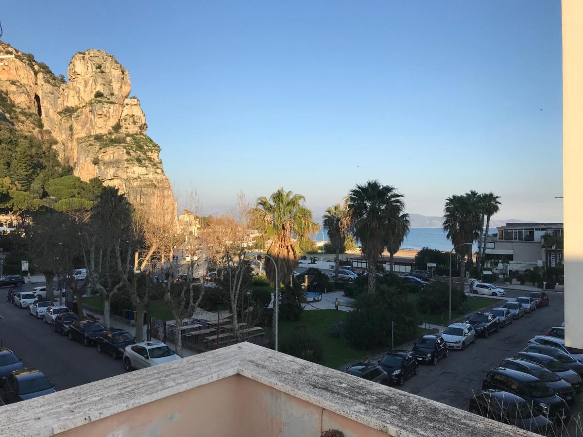 B E B Riviera Di Levante Terracina Exterior foto