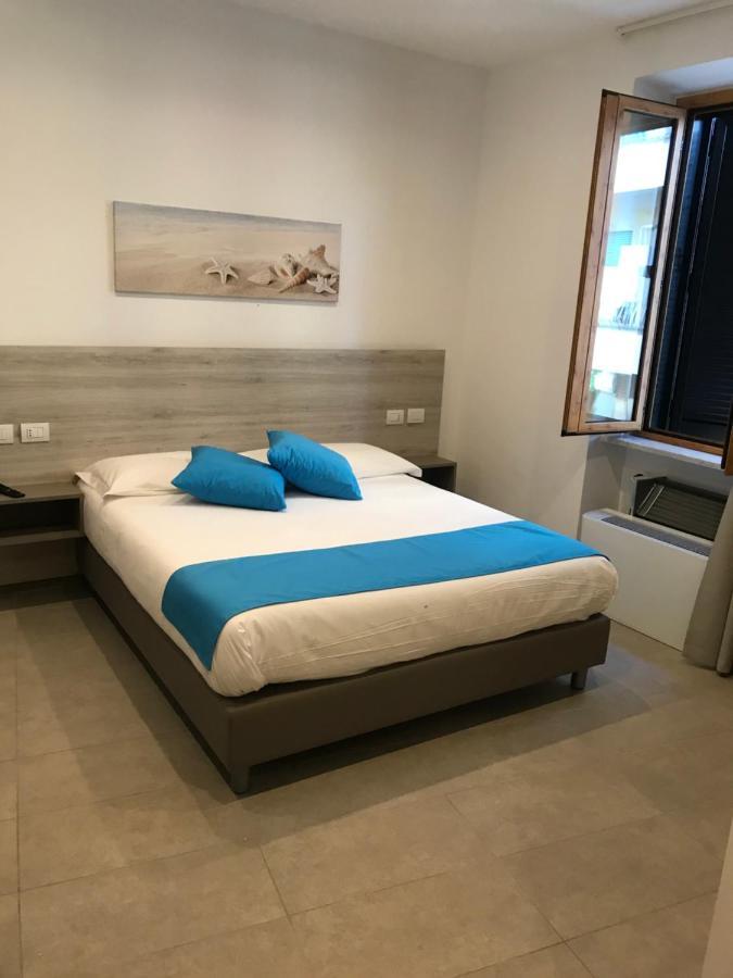 B E B Riviera Di Levante Terracina Exterior foto